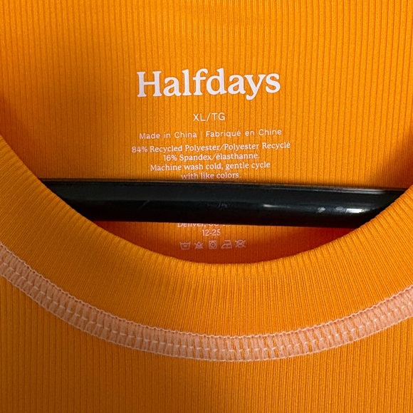 NWT Halfdays Women's Mollie Performance Short Sleeve T-Shirt. Size XL. - Picture 8 of 9